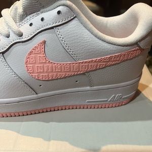 Nike Air Force 1.. Pink and White..
